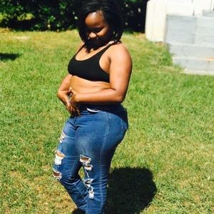 Meet your Posher, Demetria